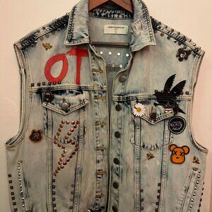 TORNADO STUDDED PUNK SLEEVELESS JACKET